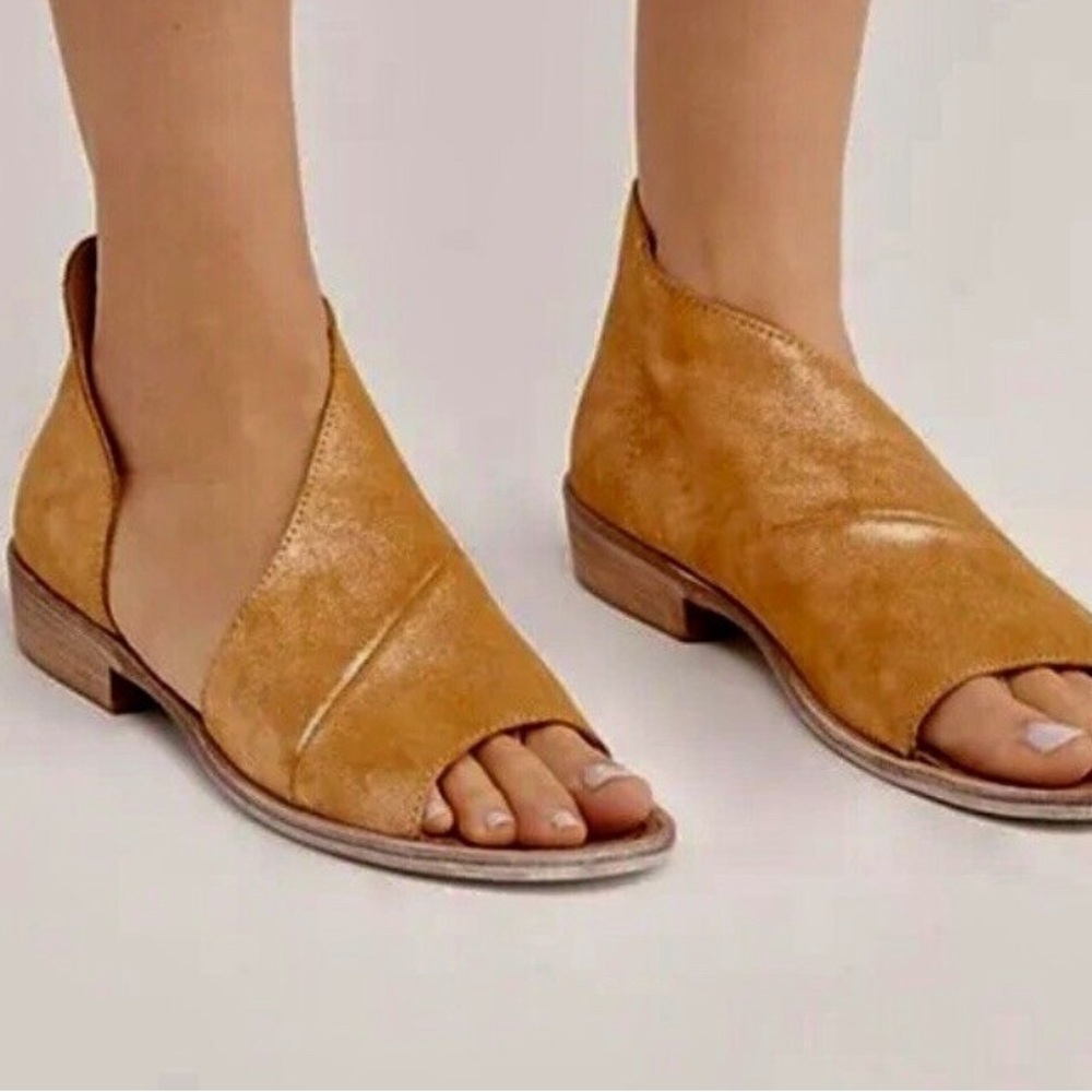 COPY - Free People Monte Blanc Sandal Gold size 39 great condition!!